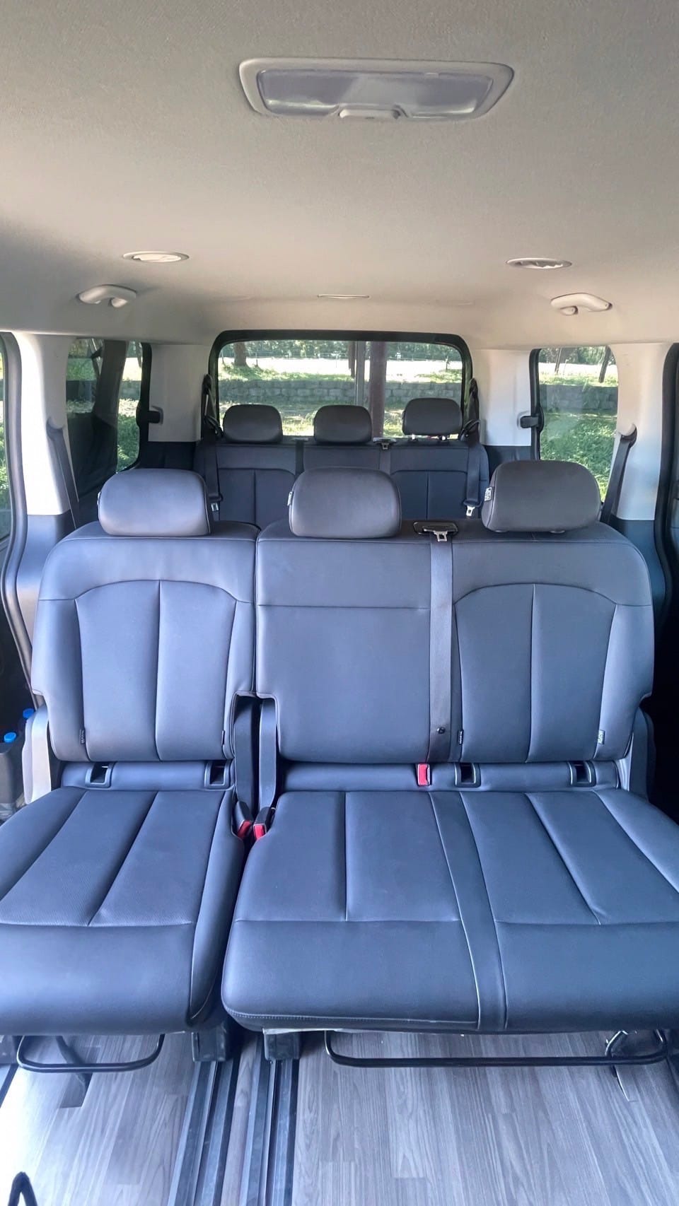 LINE_ALBUM_機場接送可用的照片但車牌要碼掉_250203_5 - 機場接送首選、24H 專車預約、全台接送服務推薦|奔旅派車 - 機場接送首選、24H 專車預約、全台接送服務推薦|奔旅派車